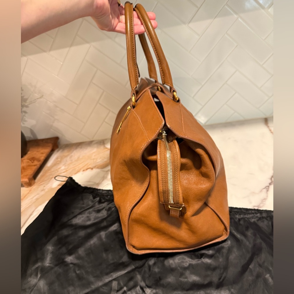 Yves Saint Laurent Brown Leather Medium Cabas Chyc Tote - Picture 3 of 15